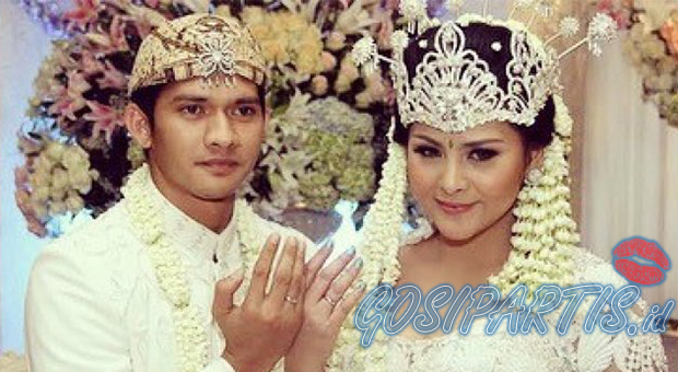 Wedding Anniversary ke-7, Iko Uwais dan Audy Item Makin Mesra